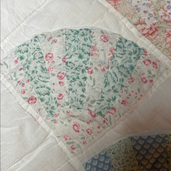 Patchwork Fan Design Quilt - Multicolor pillowcase - Picture 4 of 7